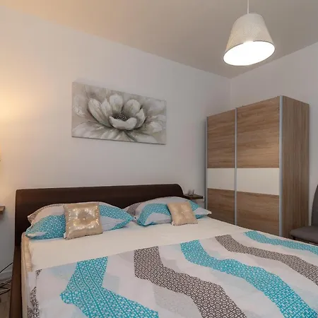 Mirella Apartment Trogir