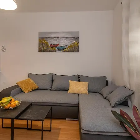 Mirella Apartment Trogir