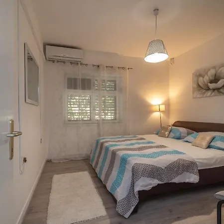 Apartment Mirella *