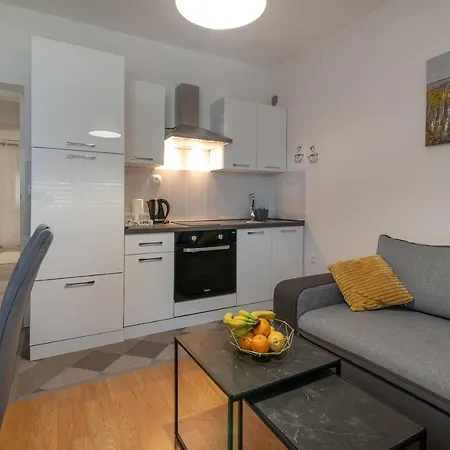 아파트 Mirella 20 M From The Sea - Free Parking