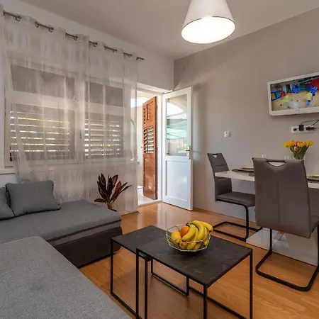Apartment Mirella Trogir