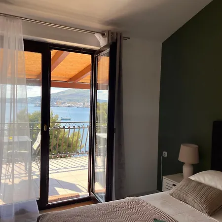 Mirella Apartment *