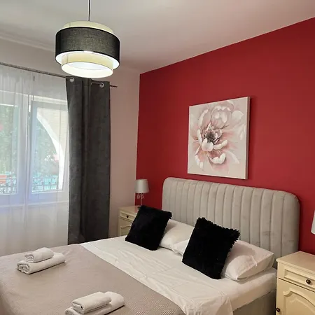 Mirella 20 M From The Sea - Free Parking 아파트
