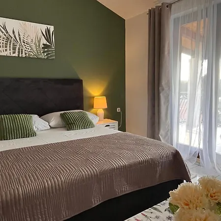 Mirella 20 M From The Sea - Free Parking 아파트