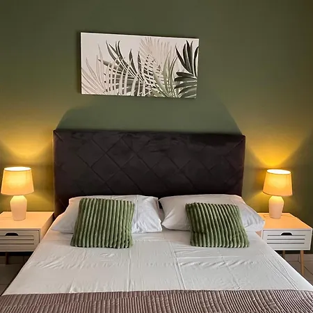 아파트 Mirella 20 M From The Sea - Free Parking