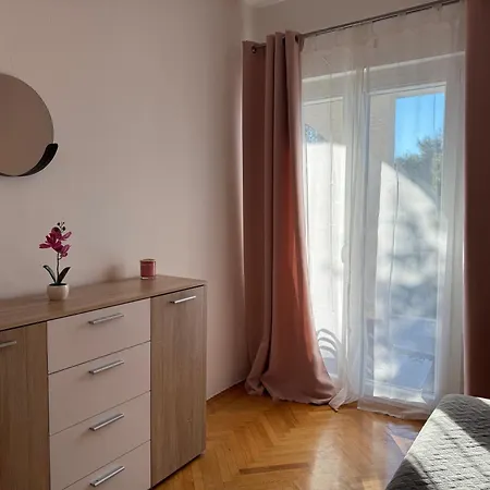 Mirella 20 M From The Sea - Free Parking 아파트