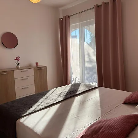 Mirella 20 M From The Sea - Free Parking 트로기르