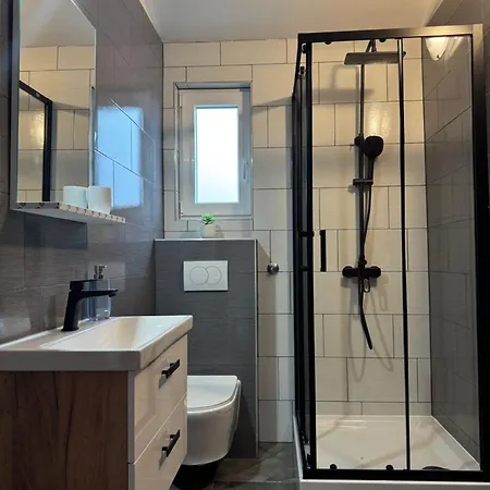 아파트 Mirella 20 M From The Sea - Free Parking