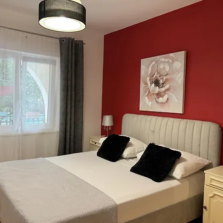 아파트 Mirella 20 M From The Sea - Free Parking *