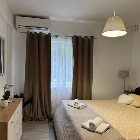 아파트 Mirella 20 M From The Sea - Free Parking 트로기르