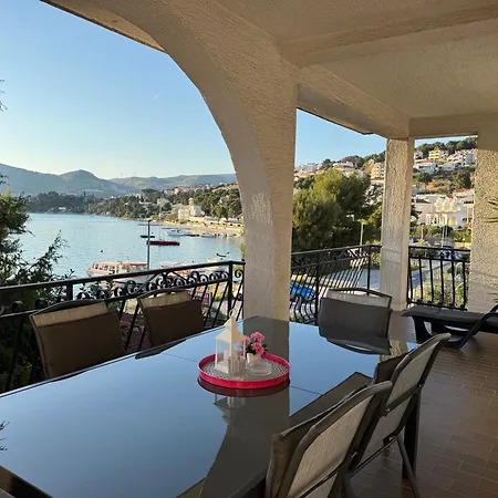 Mirella 20 M From The Sea - Free Parking 트로기르