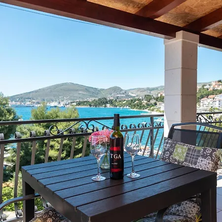 아파트 Mirella 20 M From The Sea - Free Parking *