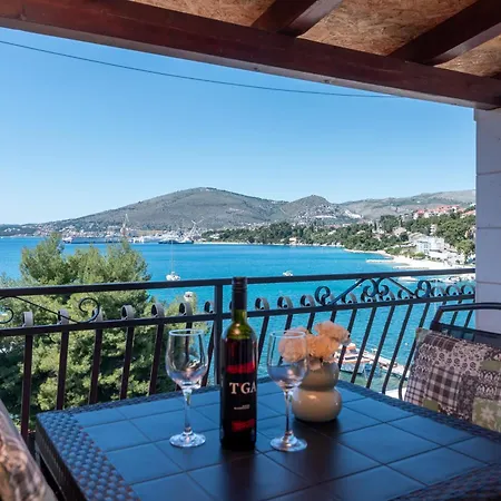 아파트 Mirella 20 M From The Sea - Free Parking