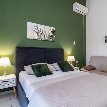 Mirella 20 M From The Sea - Free Parking 트로기르
