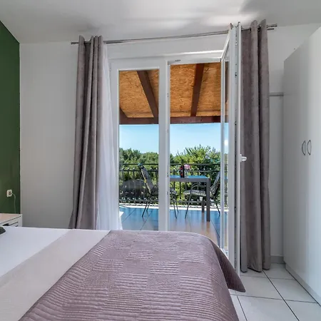 아파트 Mirella 20 M From The Sea - Free Parking