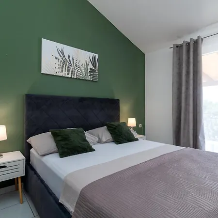 Mirella 20 M From The Sea - Free Parking 아파트 *
