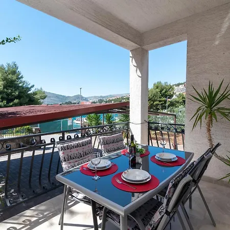 아파트 Mirella 20 M From The Sea - Free Parking
