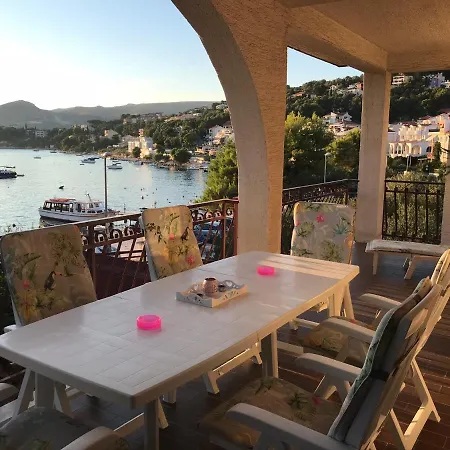 Mirella 20 M From The Sea - Free Parking Apartament