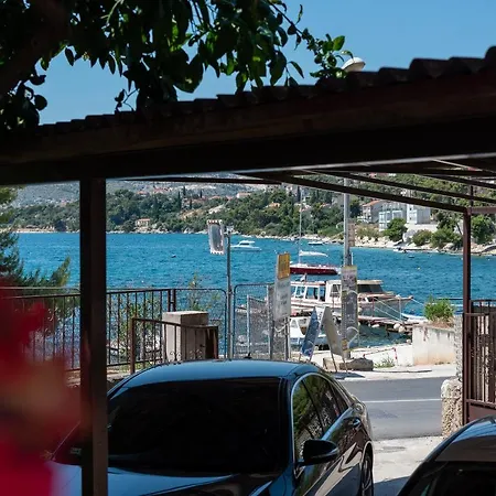 Mirella 20 M From The Sea - Free Parking Apartament