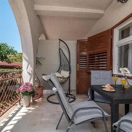 Mirella 20 M From The Sea - Free Parking * Trogir