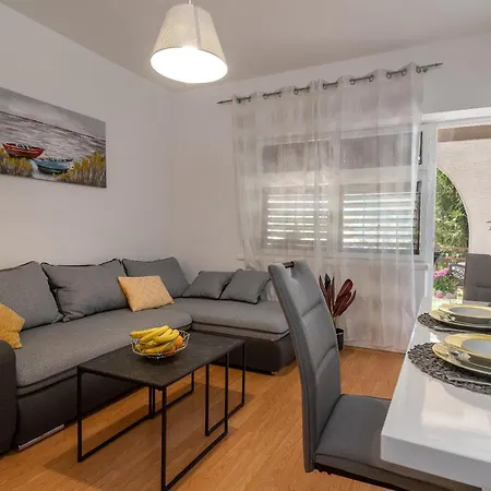 Mirella 20 M From The Sea - Free Parking *