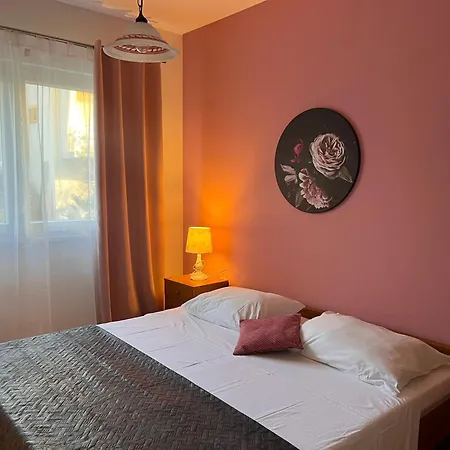 Apartament Mirella 20 M From The Sea - Free Parking *