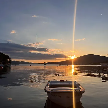 Apartament Mirella 20 M From The Sea - Free Parking Trogir