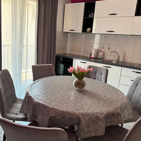 Apartament Mirella 20 M From The Sea - Free Parking Trogir